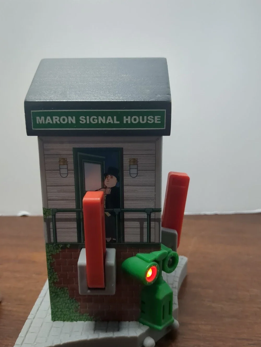 Thomas Wooden Railway Lot Of 3 Search Light Building Signal House BRIO Bridge